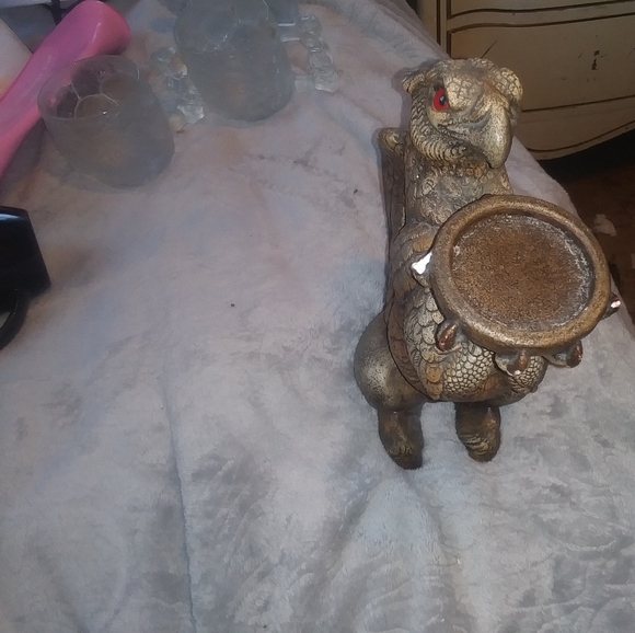 Two statuetes one real sandstone other cardholder - Picture 2 of 5